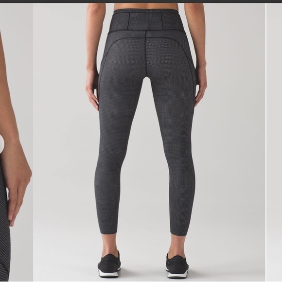 LULULEMON RARE Teeny check white and black!! SIZE 4 FAST FREE 7/8 TIGHT. - Picture 9 of 14